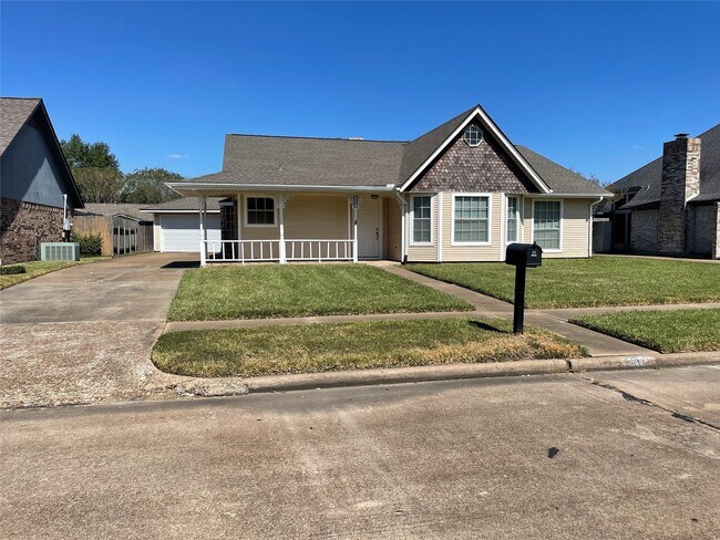 Building Photo - 302 Yorkshire Ct