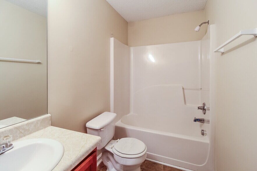 Building Photo - 824 Brisley Cir