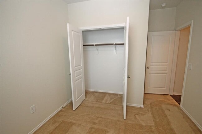 Building Photo - 4415 Iron Horse Dr