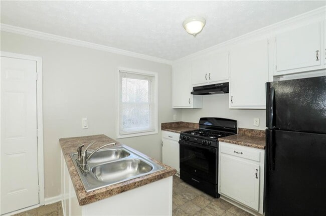 Building Photo - 206 Emily Dr