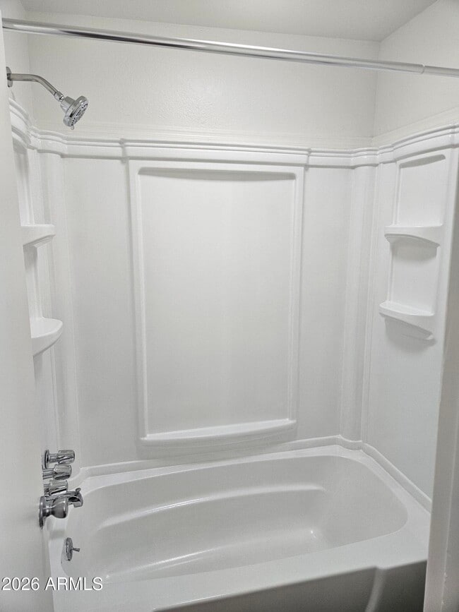 Building Photo - 1313 E Vista Ave