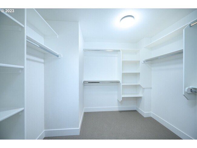 Building Photo - Beautiful 3 Bedroom, 2.5 Bath House in Newberg