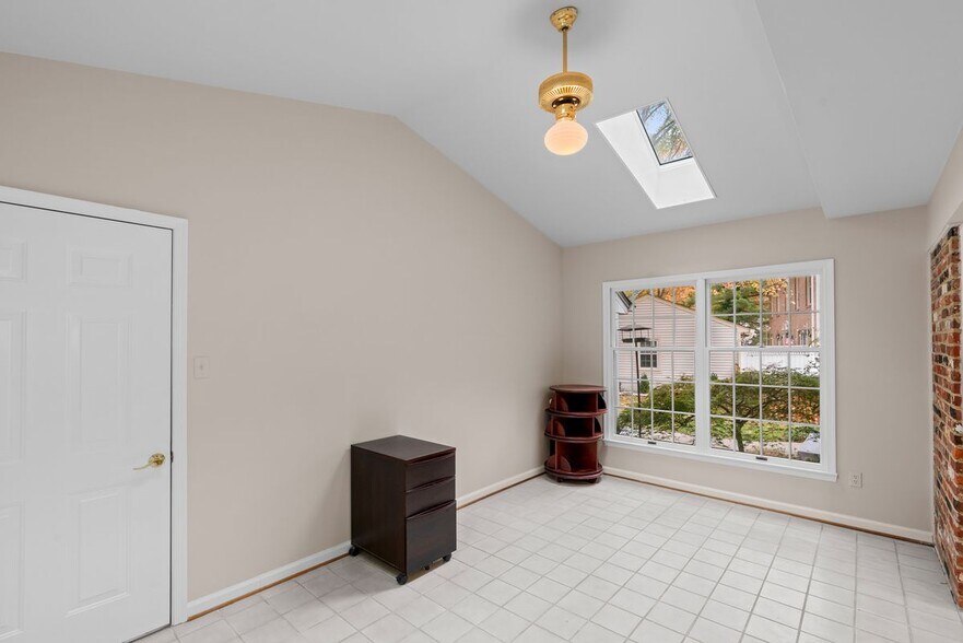Building Photo - 12037 Stoneford Dr