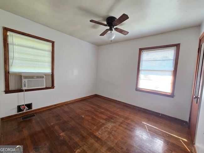 Building Photo - 677 Shellnut Dr