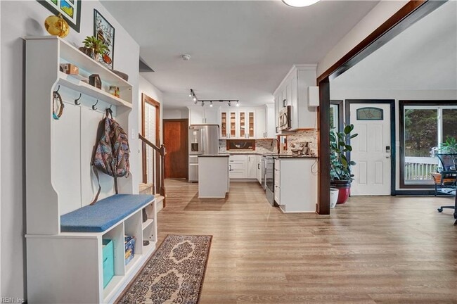 Building Photo - 1780 Valhalla Arch