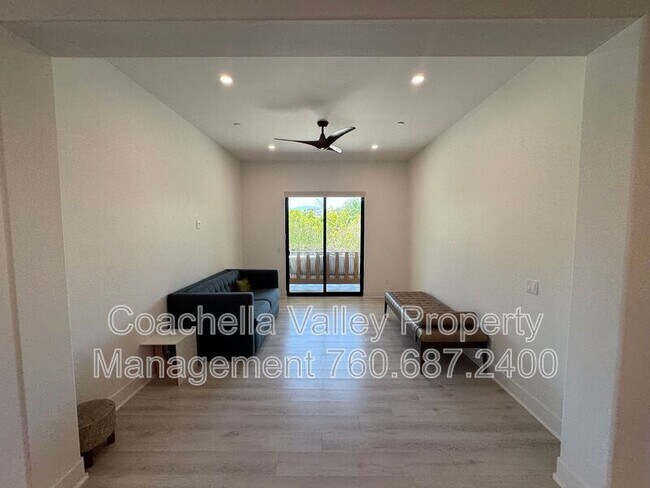 Building Photo - 74635 Tesla Dr