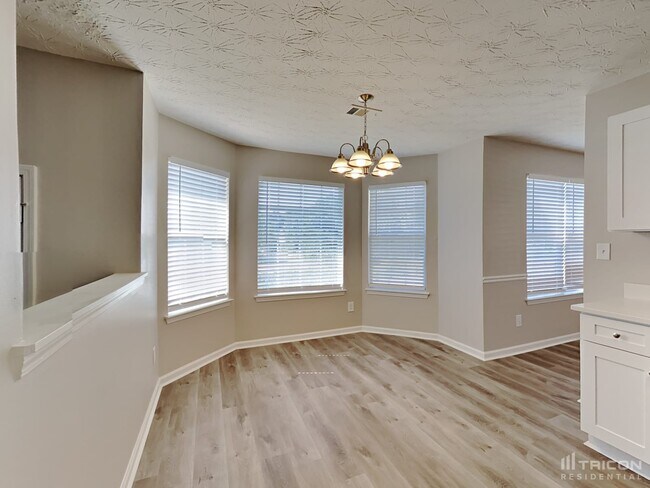 Building Photo - 315 Hazelhurst Dr