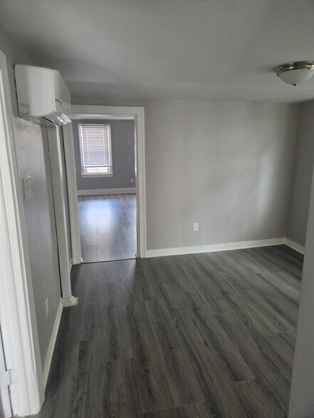 Dining Room - 22 N Broad St