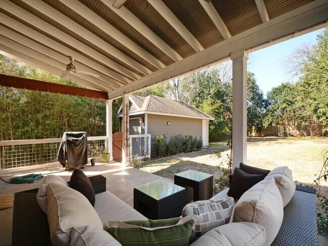 Building Photo - 5510 William Holland Ave