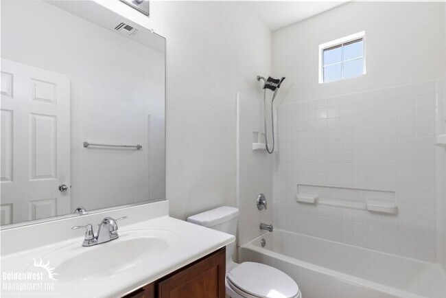 Building Photo - Beautiful 3Bdm 2Ba + Den Home Near Avondale & Goodyear!