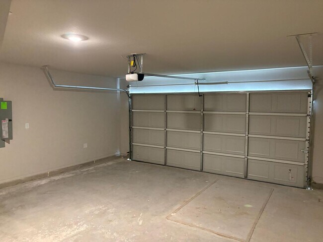 Building Photo - Brand New D.R. Horton Home in Bixby - 4 Be...