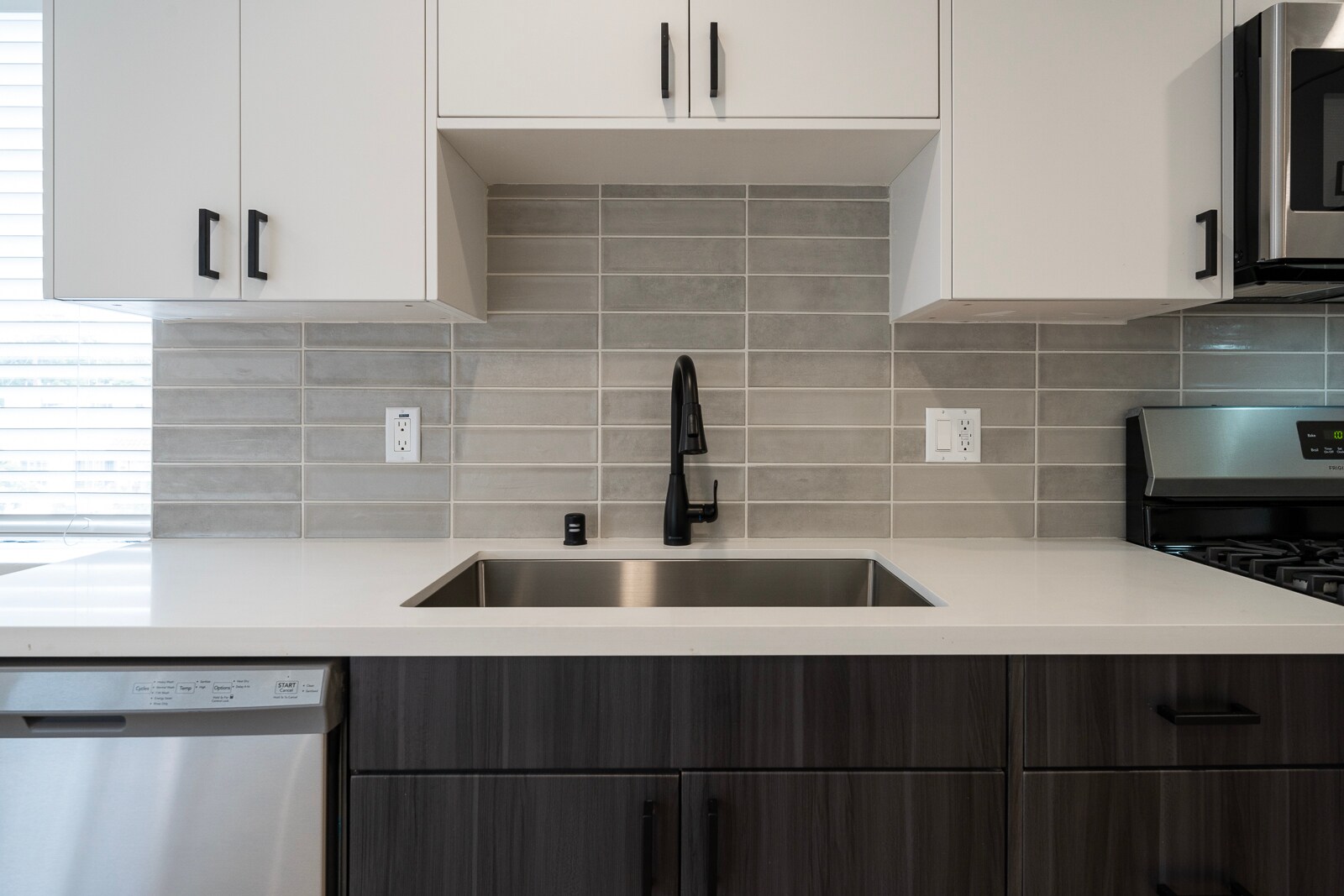 Building Photo - 611 Occidental Blvd