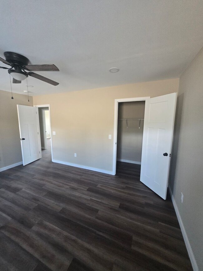 Building Photo - 328 Wilson Hurst St