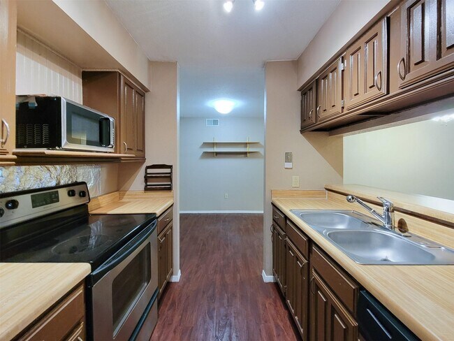 Building Photo - 2601 S Braeswood Blvd