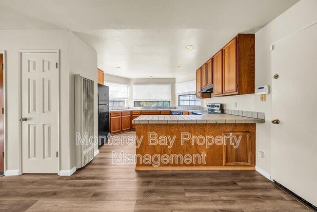 Building Photo - 415 Palo Verde Ave