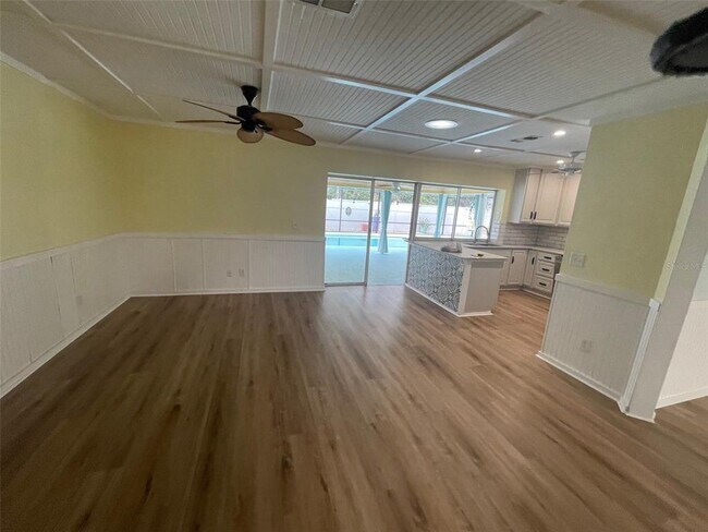 Building Photo - 6108 11th Ave W