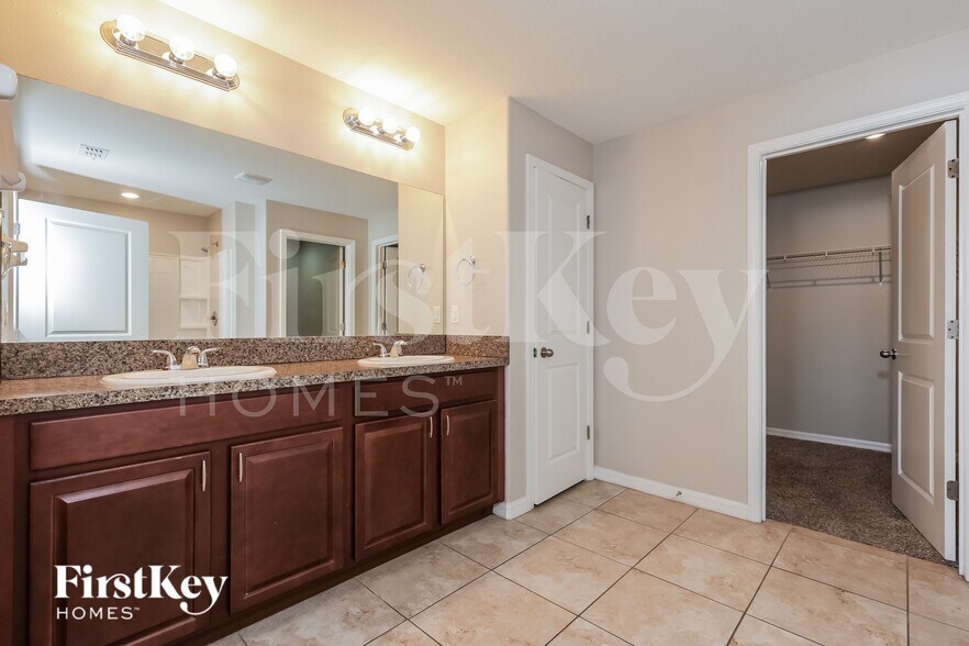 Building Photo - 10621 Standing Stone Dr