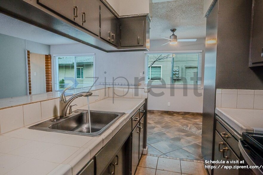 Building Photo - 4145 Apostolo Cir