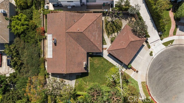 Building Photo - 3726 Blue Key