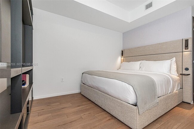 Building Photo - 398 NE 5th St