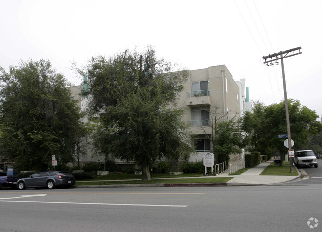 Building Photo - Moorpark Apartments