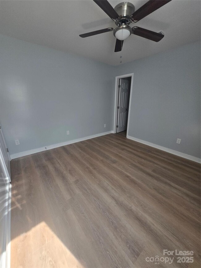 Building Photo - 3100 Dawnshire Ave