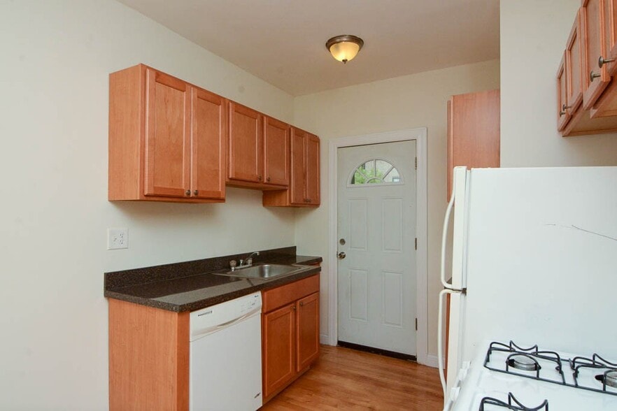 Building Photo - 3828.5 N Fremont St