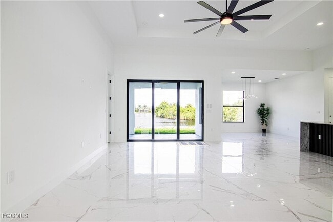 Building Photo - 829 NW 29th Ave