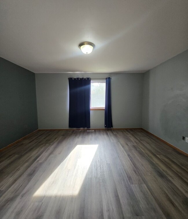 Building Photo - 3 Bed, 2 Bath Craftsman Style Home - Great Location in Port Townsend!