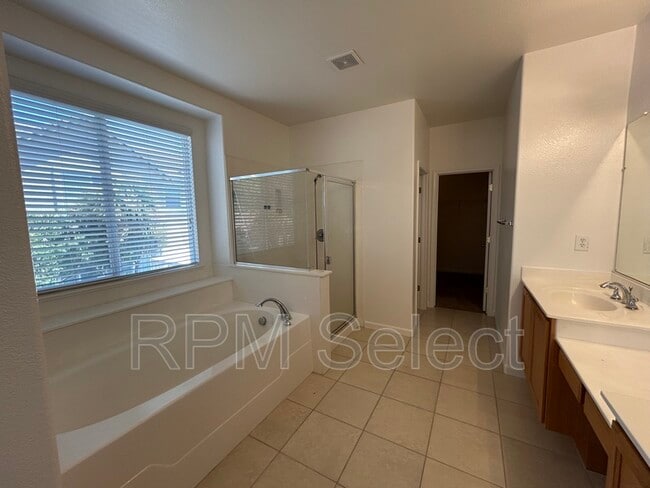 Building Photo - 5085 Lockie Ln