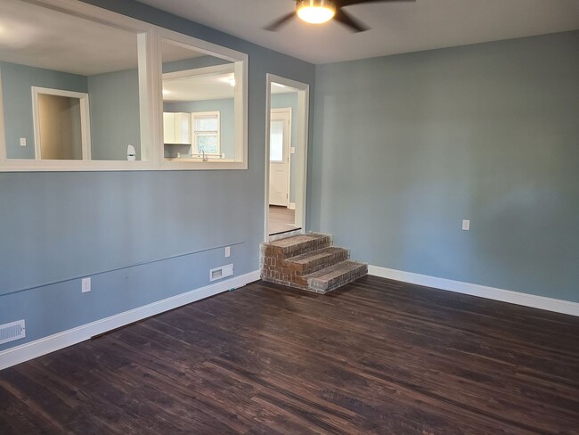 Building Photo - 3 bedroom, 2 bath home - Burgaw