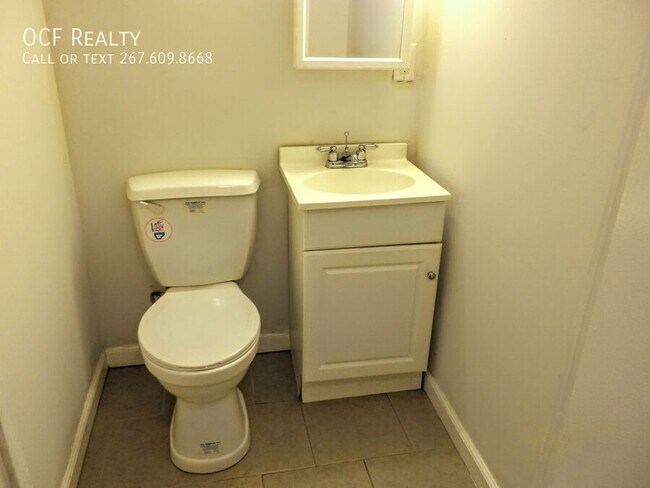 Building Photo - 2312 Moore St