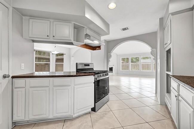 Building Photo - 2903 Woodland Grove Dr