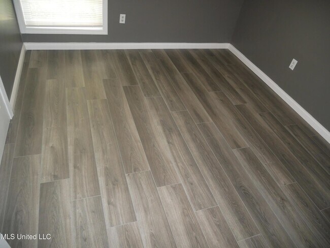 Building Photo - 5149 Gray Dr