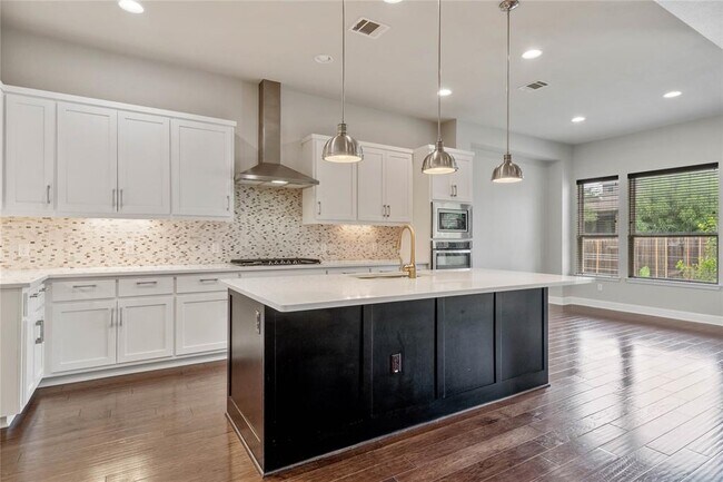 Building Photo - 5009 Mandevilla Dr