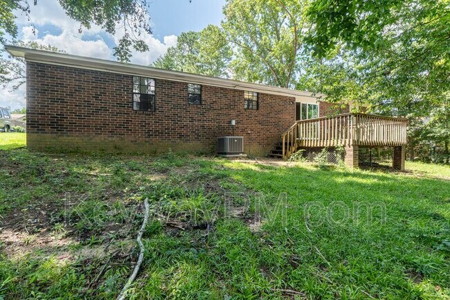 Building Photo - 122 Shadowood Dr