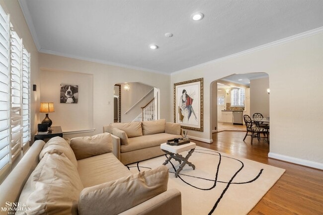 Building Photo - 476 St Clair Ave