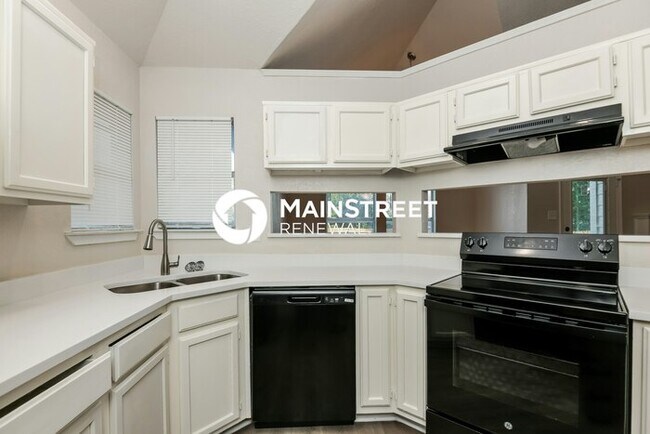 Building Photo - 3 Bedroom Pet-Friendly Home in FORT WORTH, TX with Main Street Renewal