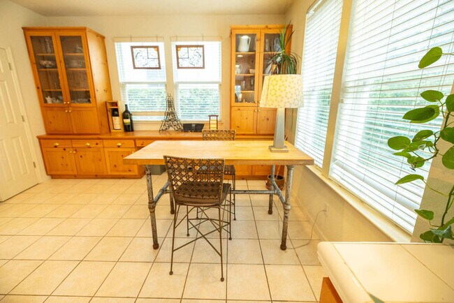 Building Photo - 115 Maybeck St