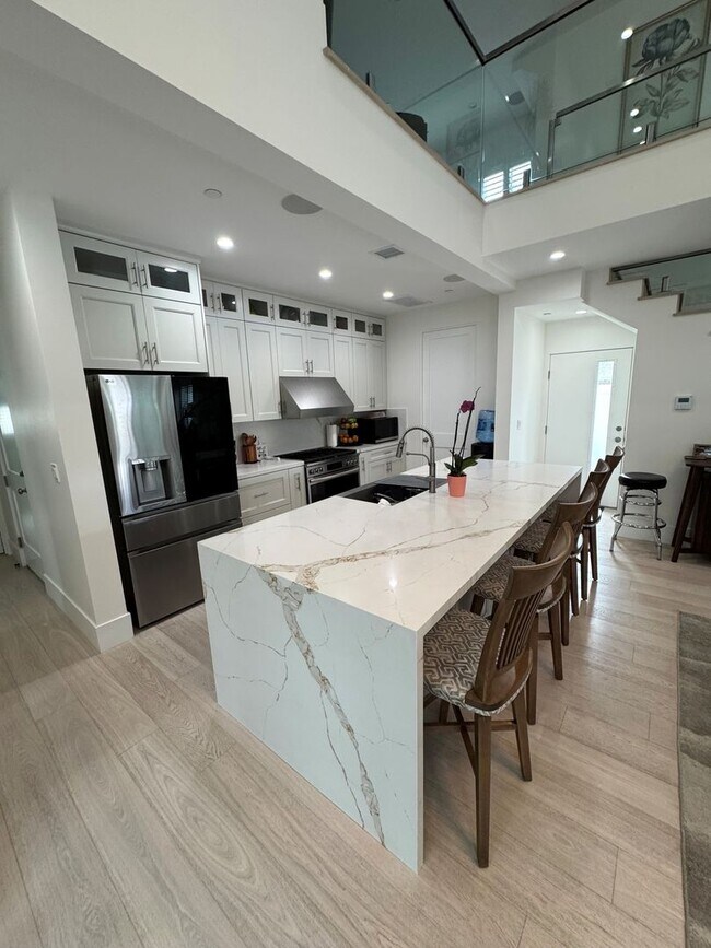 Building Photo - Luxury Coastal Living – Brand New Custom H...