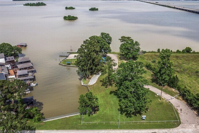 Building Photo - 8518 Rebawood Dr