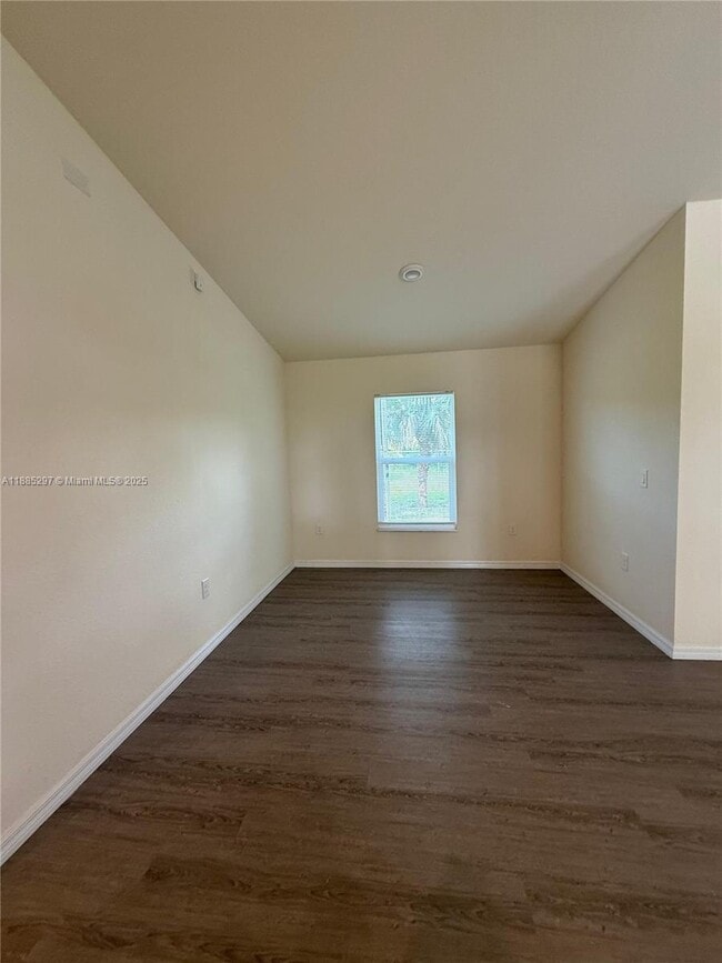 Building Photo - 1209 Banjo Ct