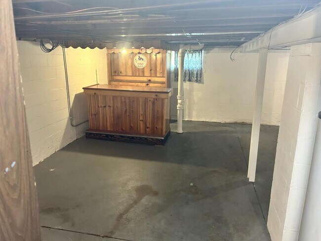 Building Photo - 522 Millman Dr