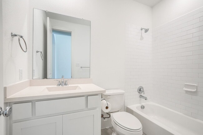 Building Photo - 1307 Beach Blvd