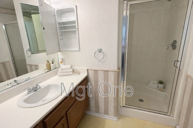 Building Photo - 8431 Newburgh St