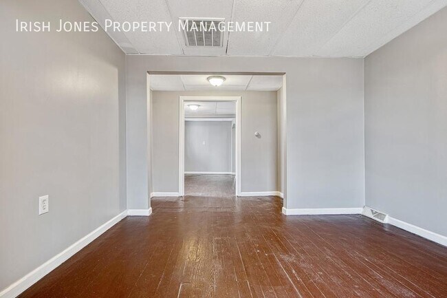 Building Photo - 19 Hinman Ave