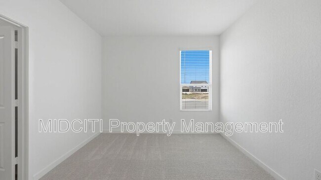 Building Photo - 1304 Apron Trl