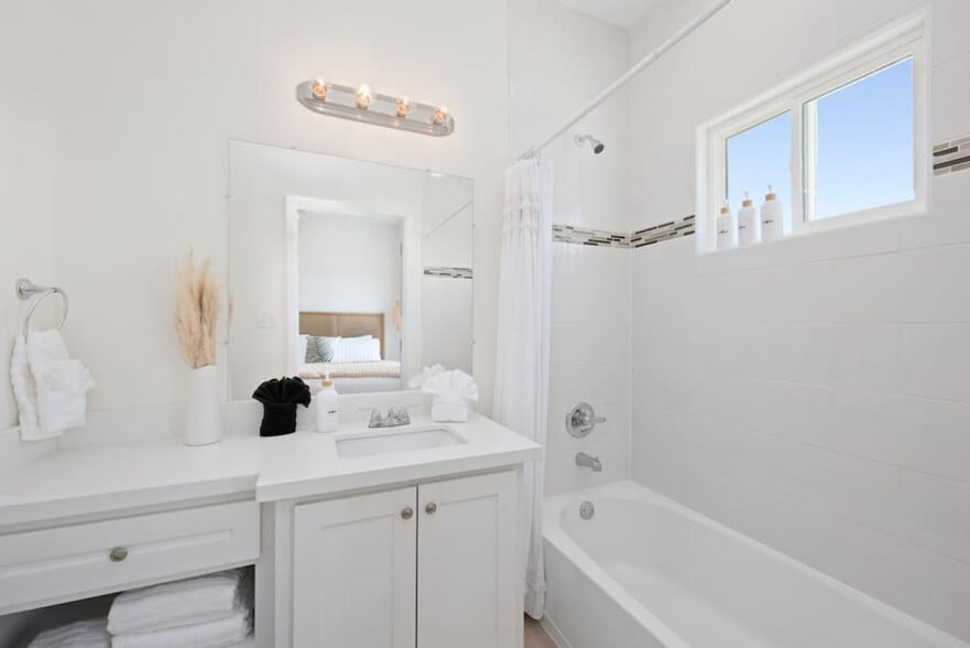 Building Photo - 110 Las Joyas Blvd