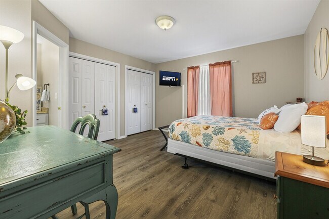 Building Photo - 7302 Bay Meadows Dr