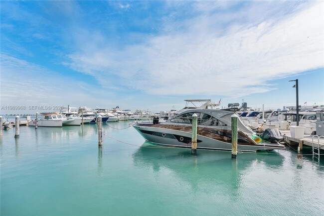 Building Photo - 1717 N Bayshore Dr